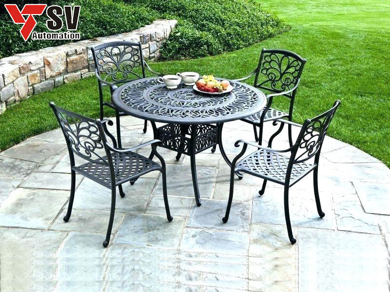 Mẫu bàn ghế sân vườn mang phong cách hiện đại