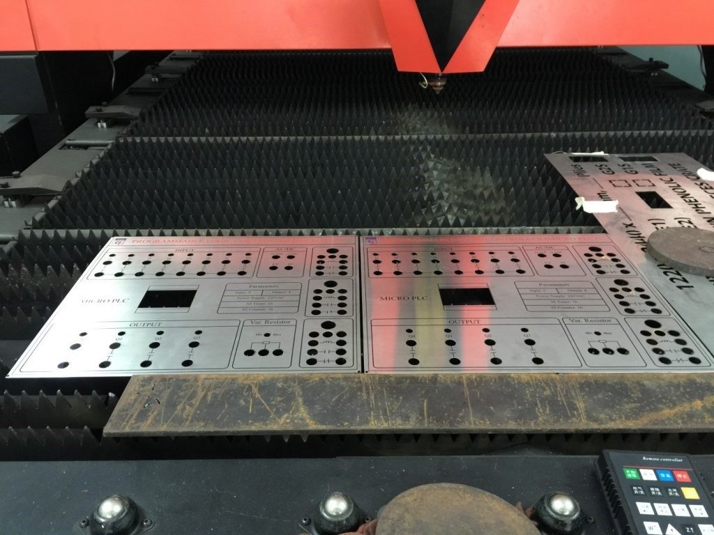 dich-vu-gia-cong-cat-kim-loai-bang-tia-laser-cnc